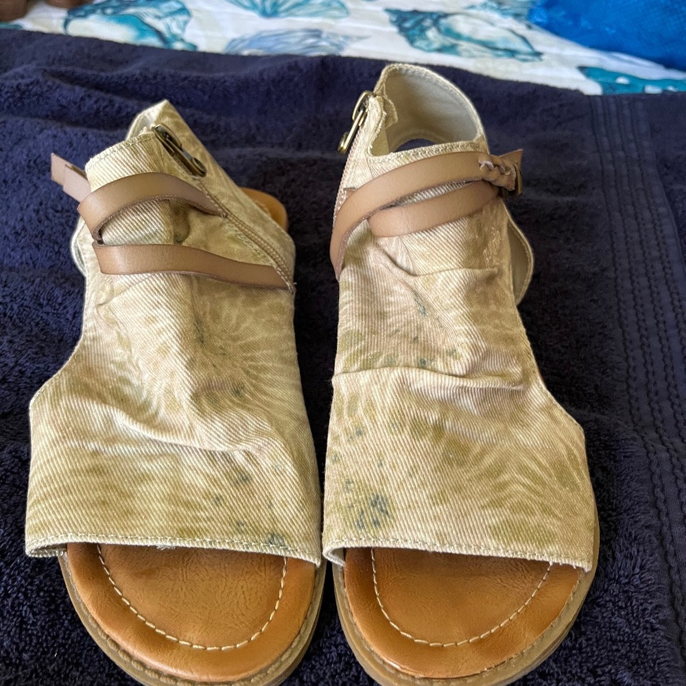Blowfish Cloth Sandals with Leather Trim Size 8